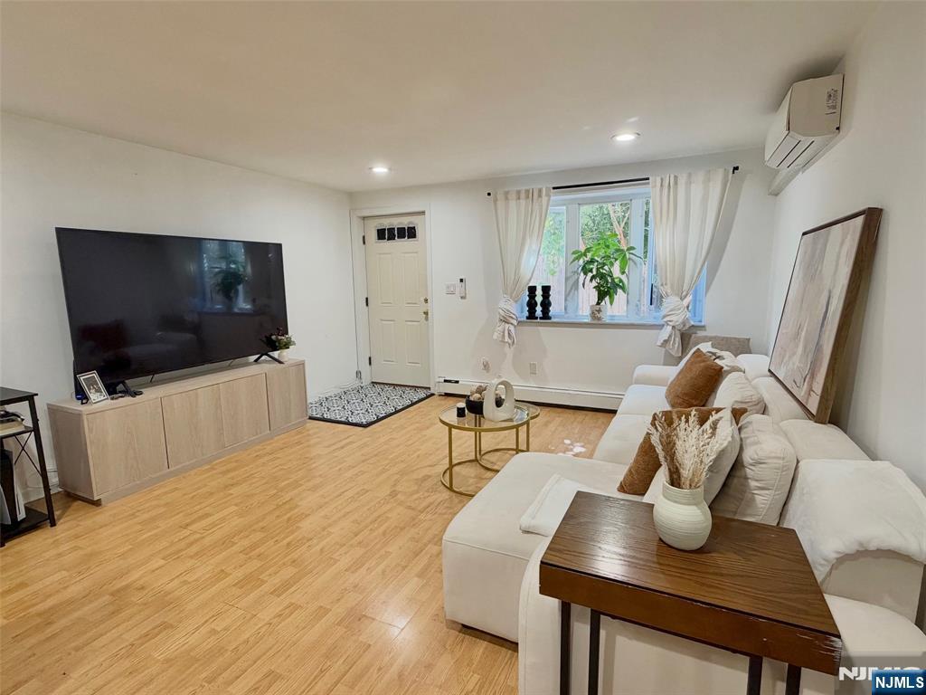 12 Burdett Court 5 - Photo 2
