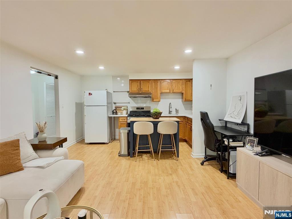 12 Burdett Court 5 - Photo 4