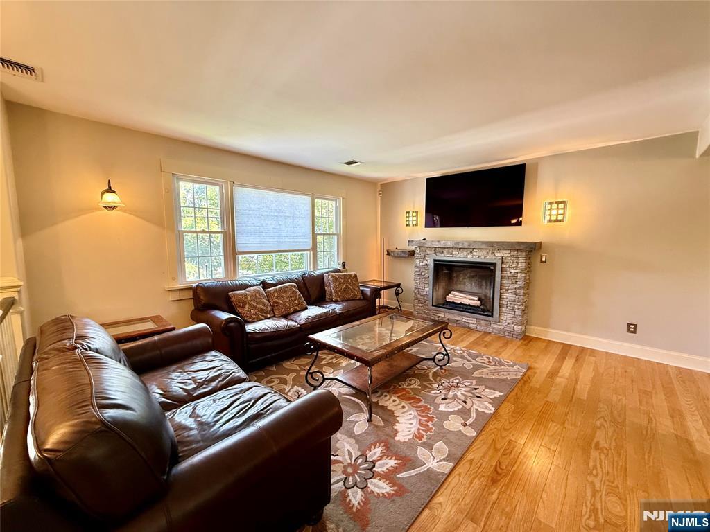 15 Hazel Street - Photo 2