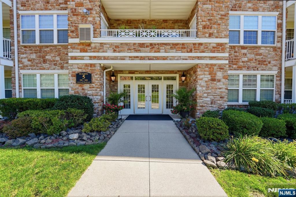 5108 Sanctuary Boulevard 5108 - Photo 1