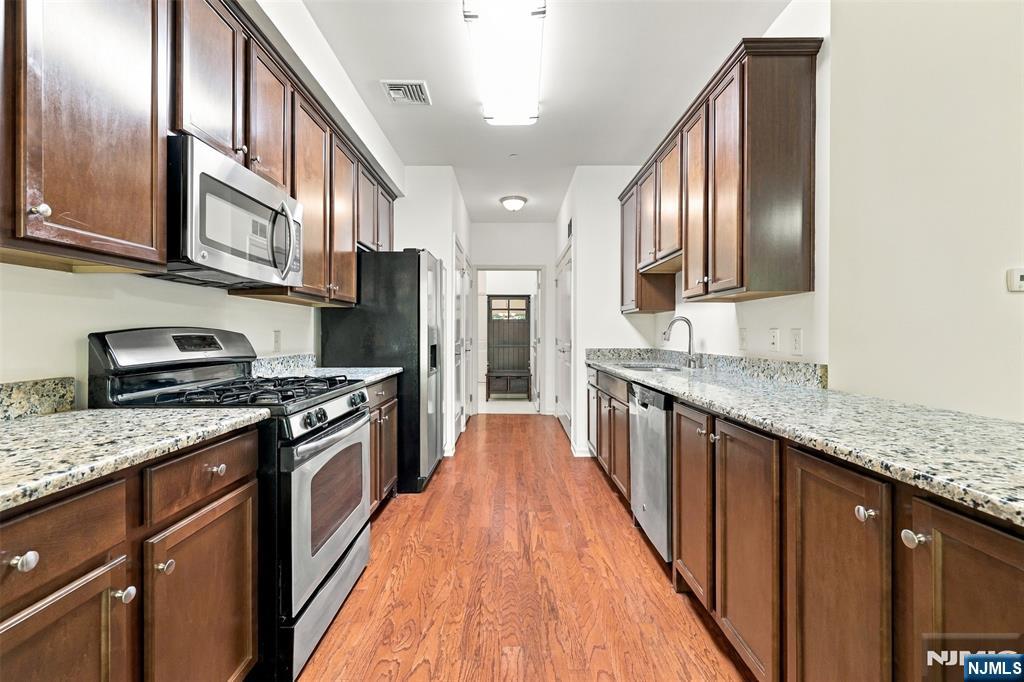 305 Waterview Court - Photo 3