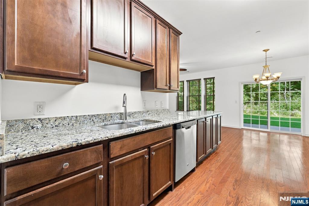 305 Waterview Court - Photo 5