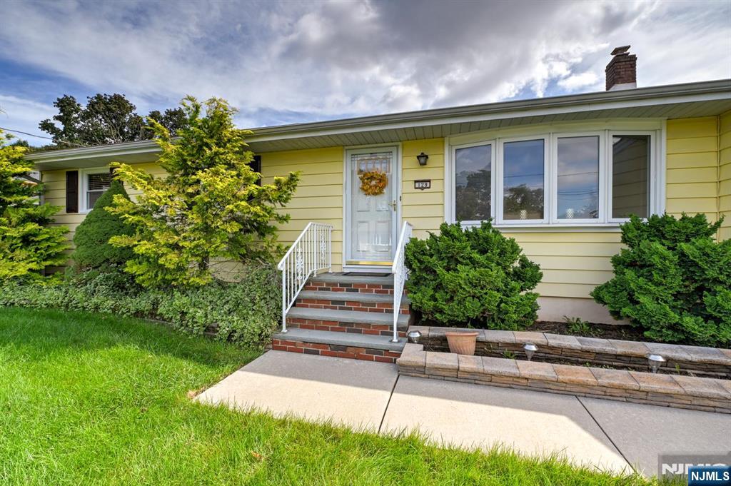 129 Irvington Avenue - Photo 4