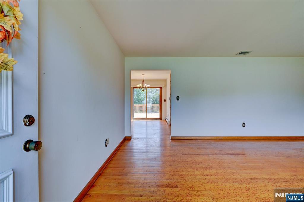 129 Irvington Avenue - Photo 5