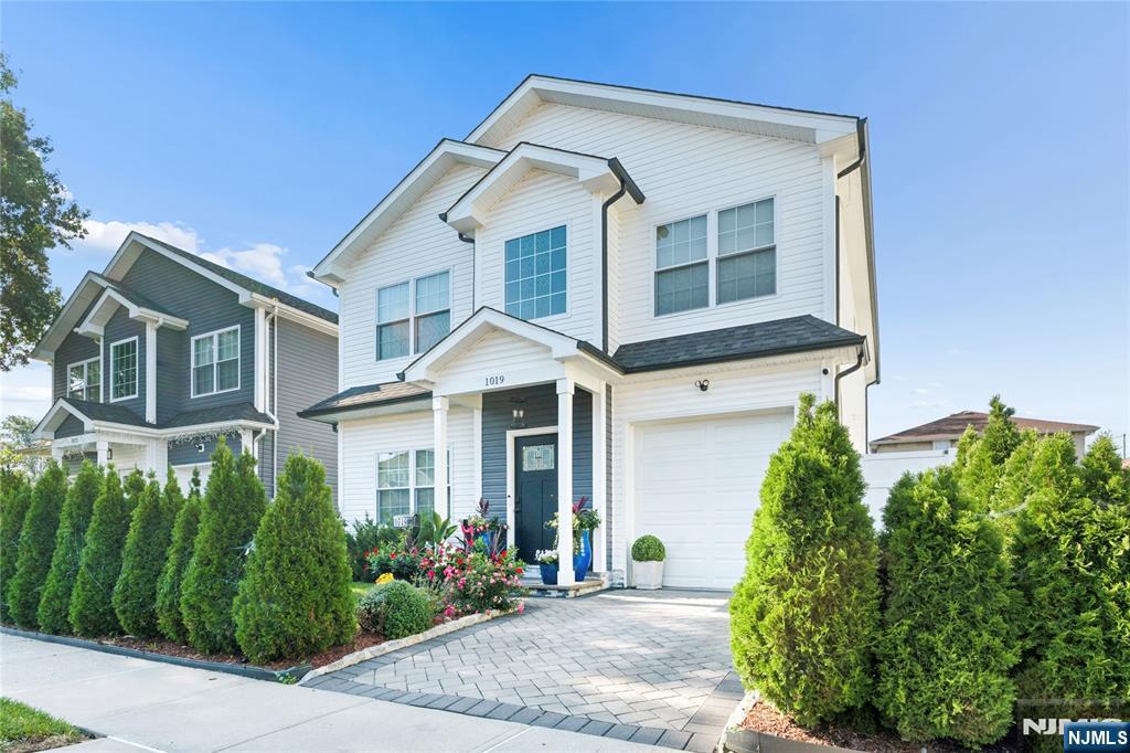 1019 Bishop Evans Way - Photo 1