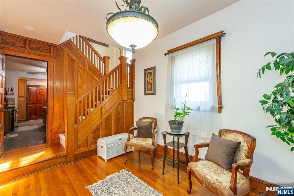 133 Luddington Avenue - Photo 5