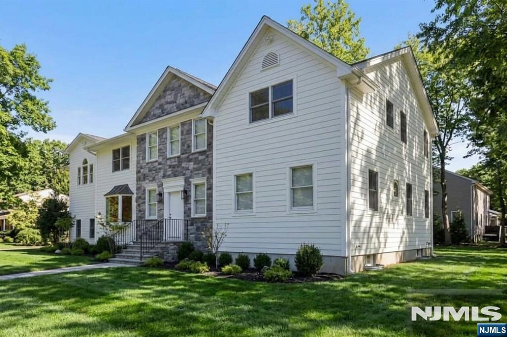 337 Franklin Street - Photo 2
