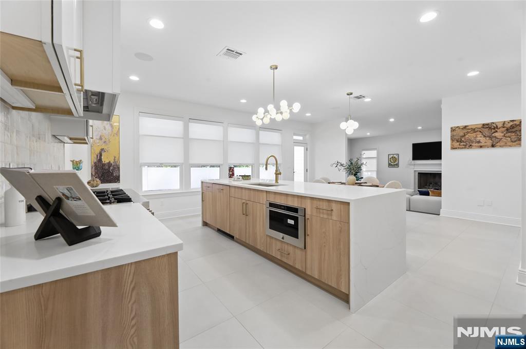 337 Franklin Street — photo 12