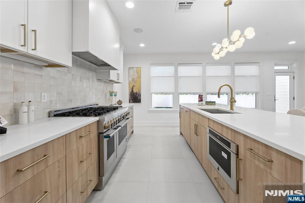 337 Franklin Street — photo 13