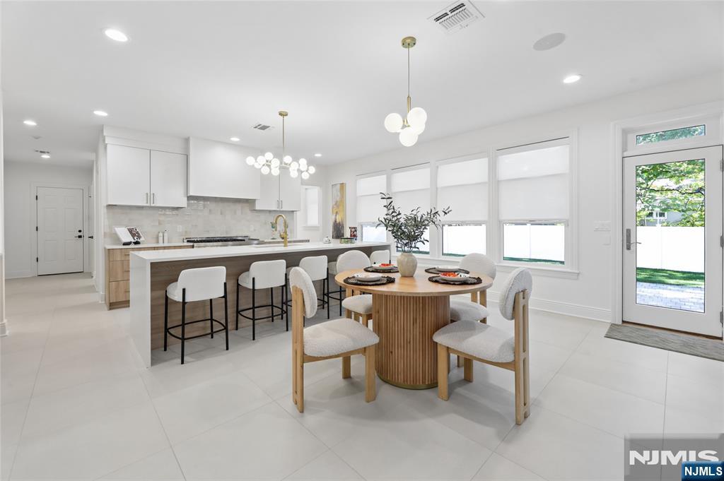 337 Franklin Street — photo 15