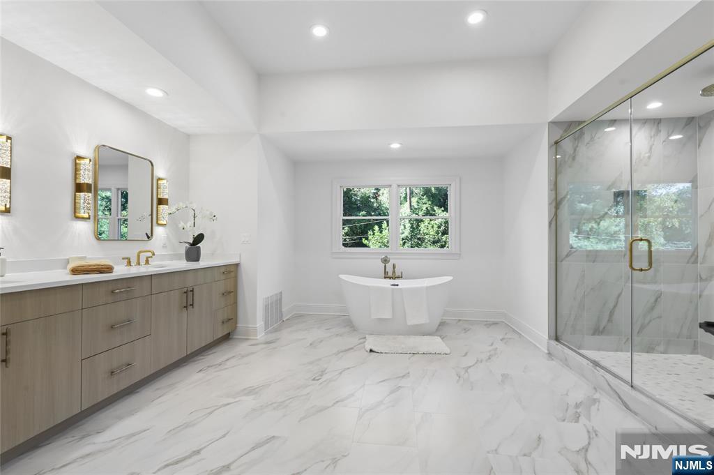 337 Franklin Street — photo 26