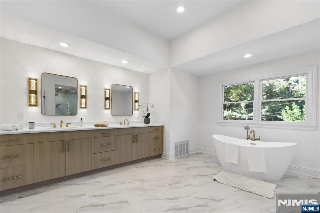 337 Franklin Street — photo 27