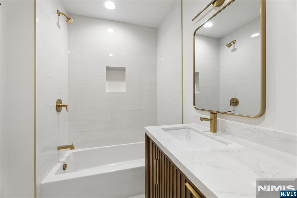 337 Franklin Street — photo 37