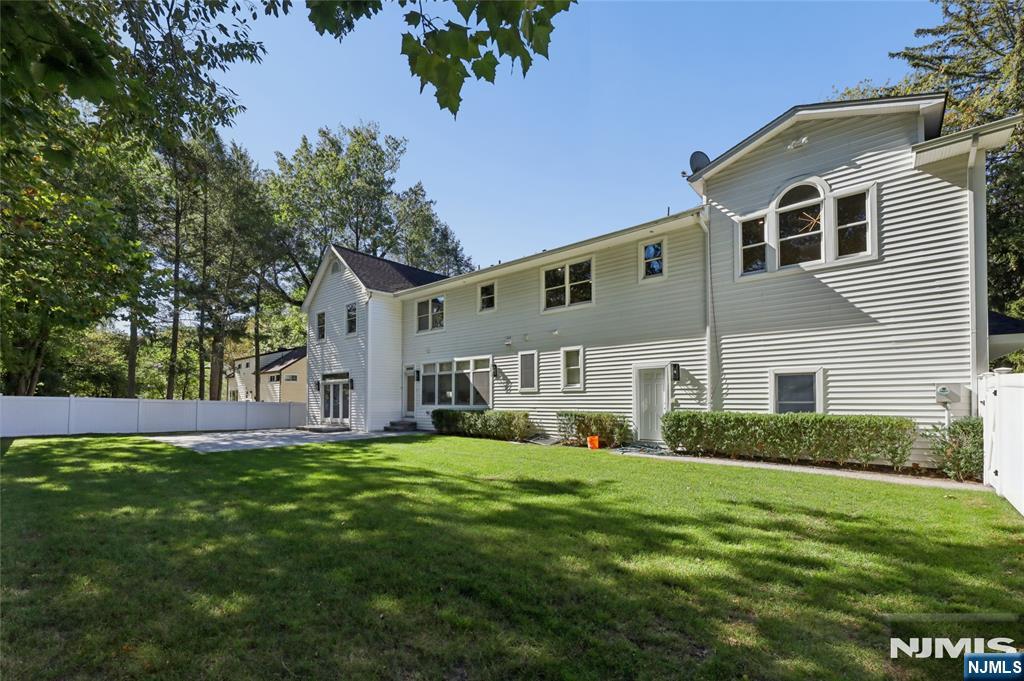 337 Franklin Street — photo 45