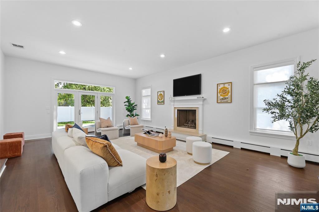 337 Franklin Street — photo 8