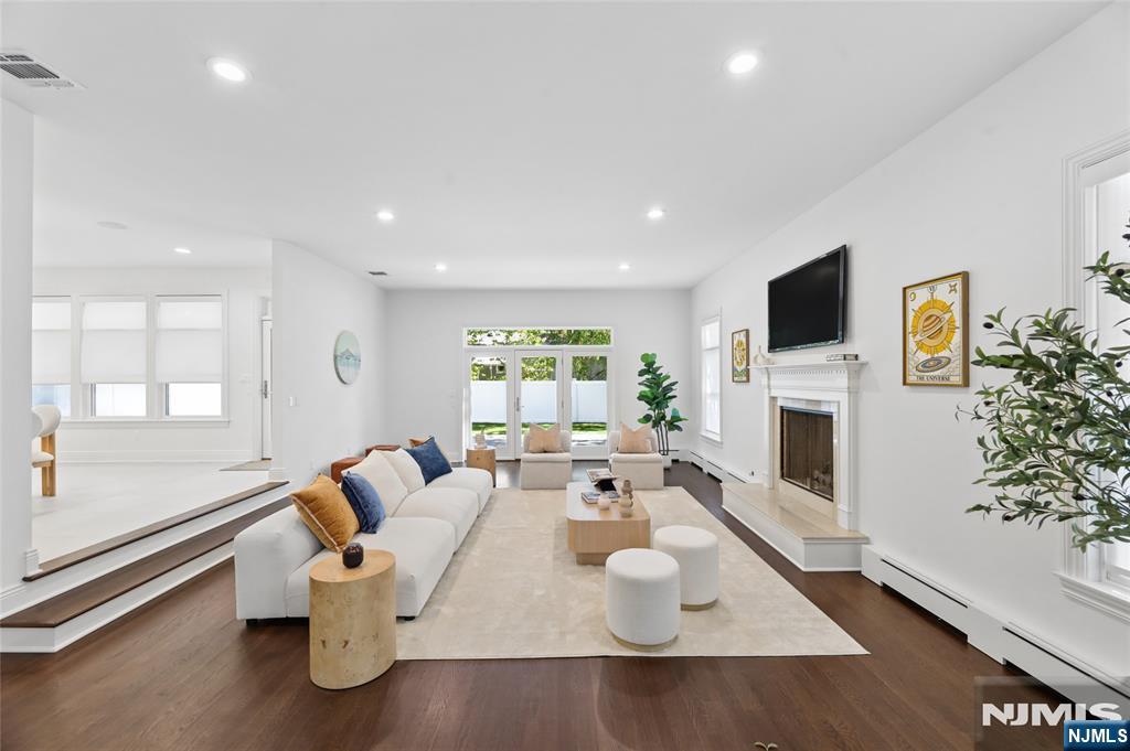 337 Franklin Street — photo 9