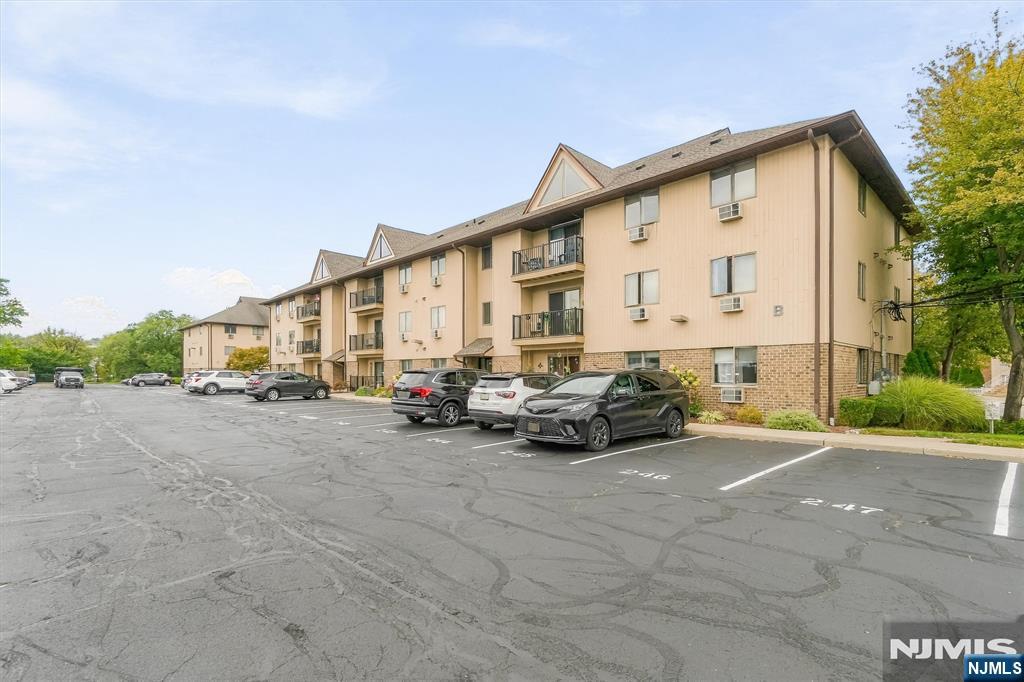 Photo 3 of Condo for sale at 651 Riverside #B15, Lyndhurst, NJ 07071 | MLS# 26038167 | Listing updated on 2026-10-08