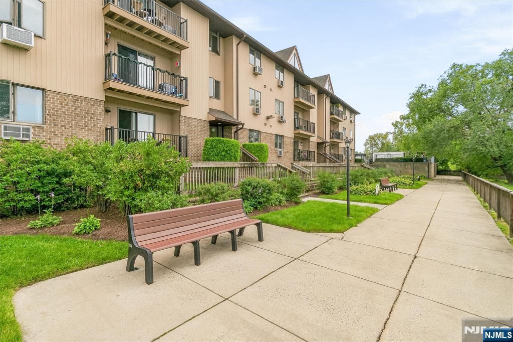 651 Riverside B15 - Photo 5