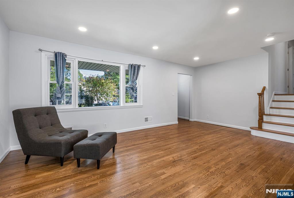 858 Barbara Drive - Photo 3