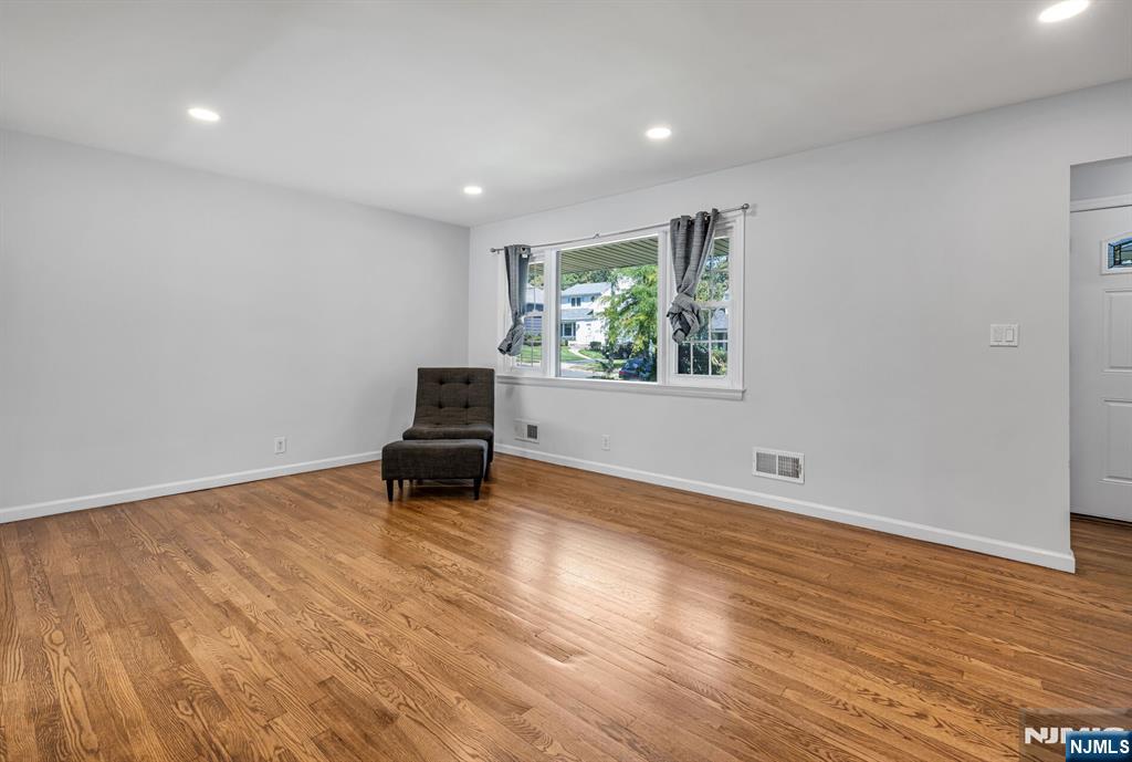 858 Barbara Drive - Photo 4