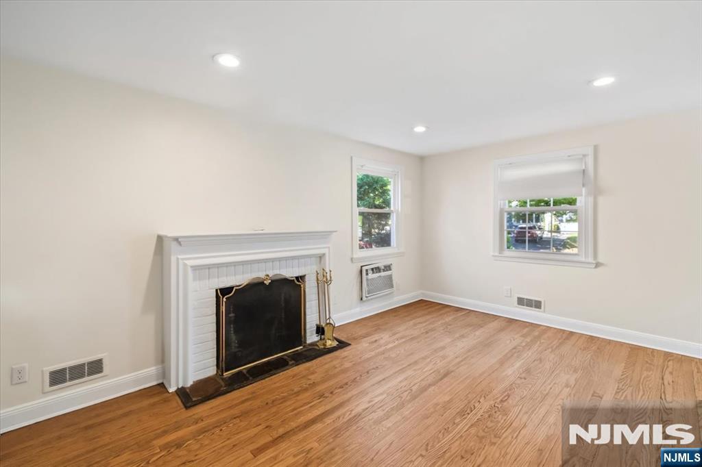 Photo 3 of Single family home for sale at 694 Northumberland Rd, Teaneck, NJ 07666 | MLS# 26038183 | Listing updated on 2026-10-08