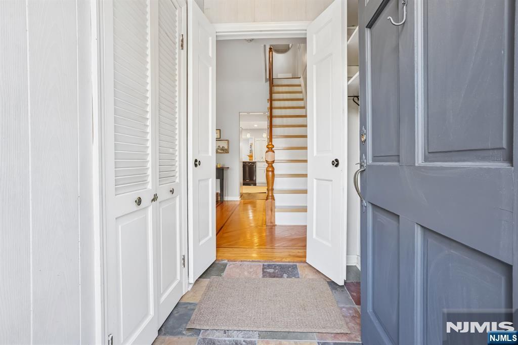 33 Myrtle Avenue - Photo 4