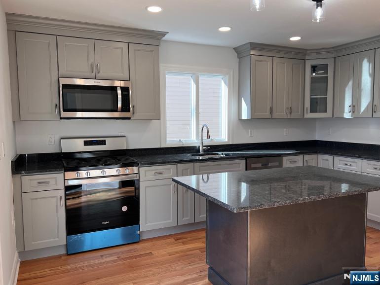 374 A Semel Avenue - Photo 2