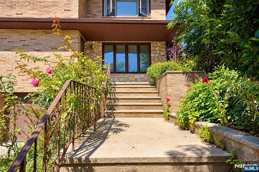 233 8th Street 1 - Photo 2
