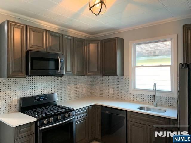 19 4th Street 1R - Photo 4