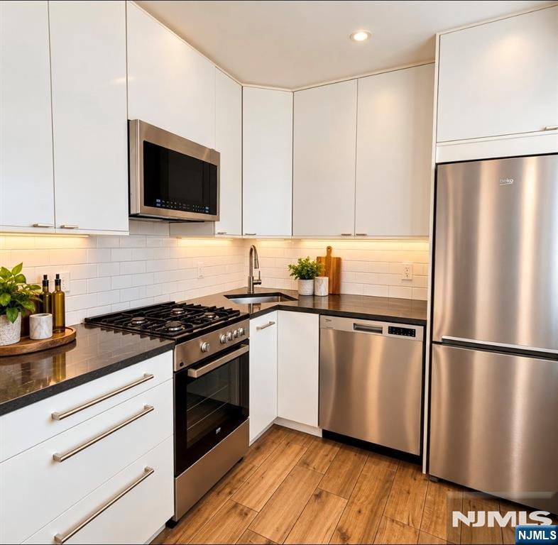 Photo 3 of Condo for sale at 6515 Boulevard E #4 Q, West New York, NJ 07093 | MLS# 26038231 | Listing updated on 2026-10-07