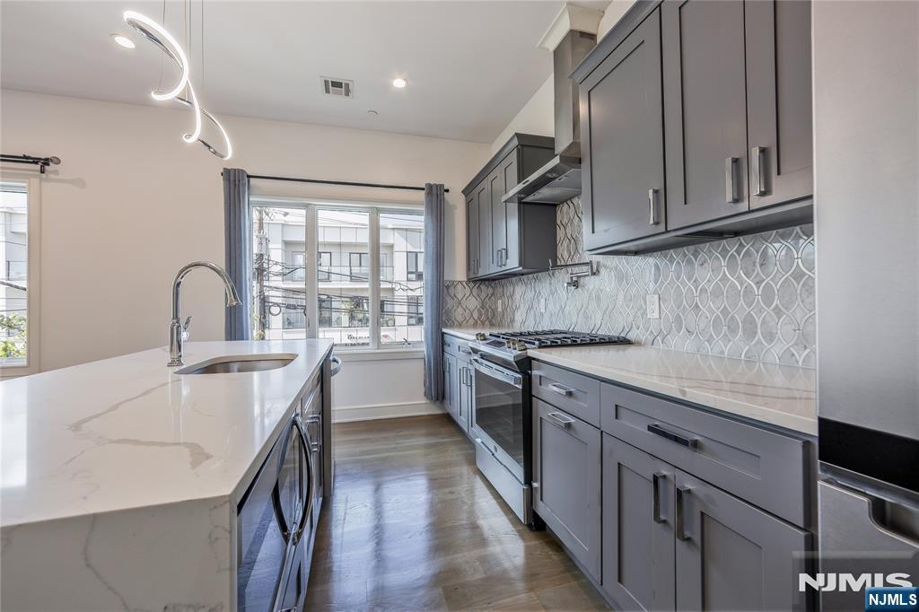 12-35 River Road 2B - Photo 2