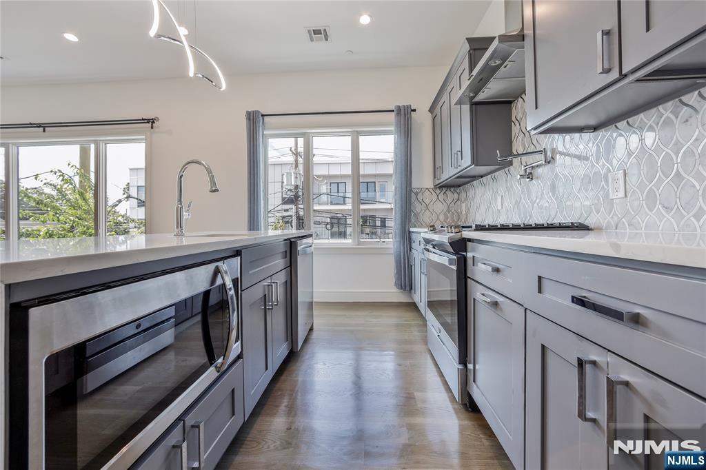 12-35 River Road 2B - Photo 3