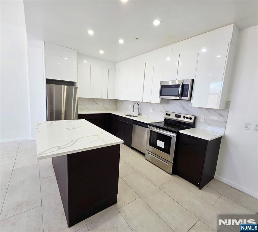 30 Howe Avenue 305 - Photo 3