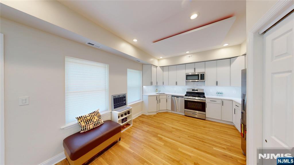 673 Bergen Avenue 204 - Photo 5