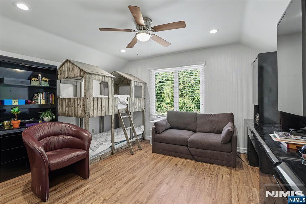 9 Cameron Road — photo 37