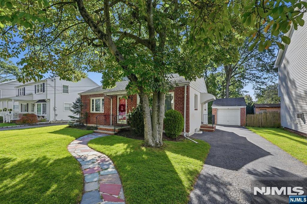 95 Maple Street - Photo 2