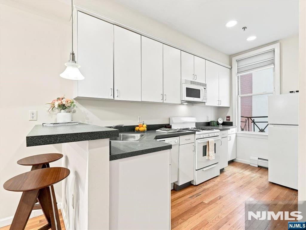 358 3rd Street 3L - Photo 4