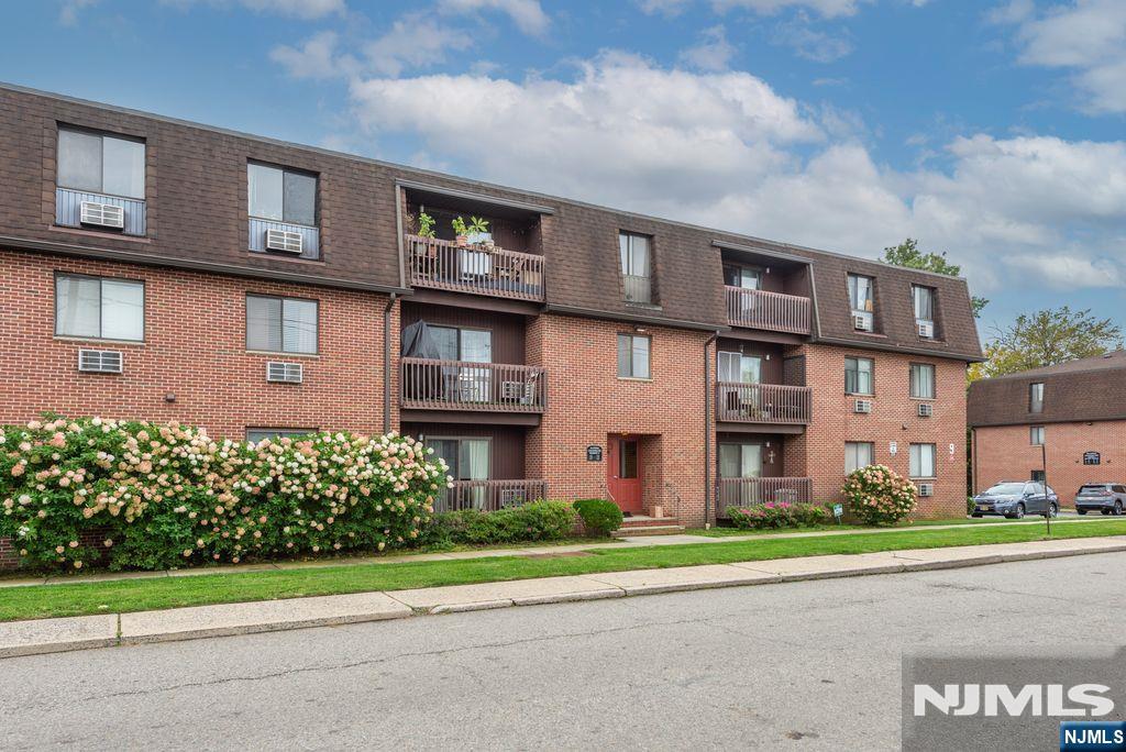 9 Montgomery A1 - Photo 2
