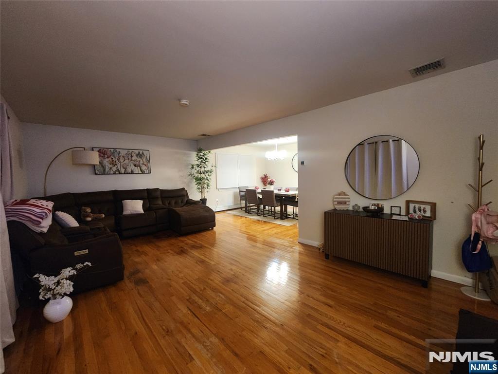 527 Stuyvesant Avenue - Photo 1