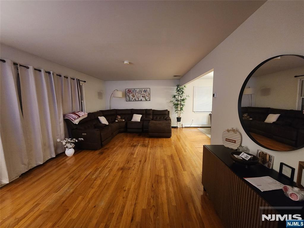 527 Stuyvesant Avenue - Photo 2