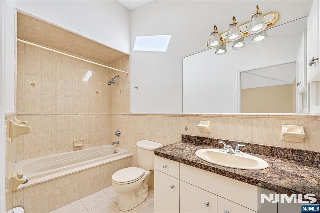 393 Washington Avenue B - Photo 4