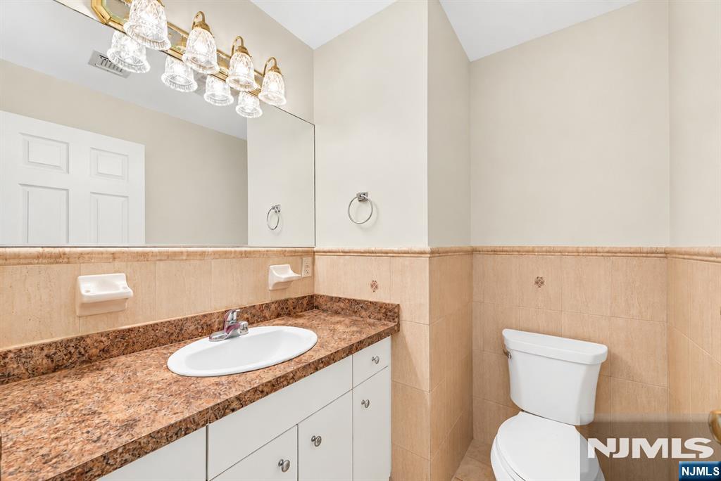393 Washington Avenue B - Photo 5