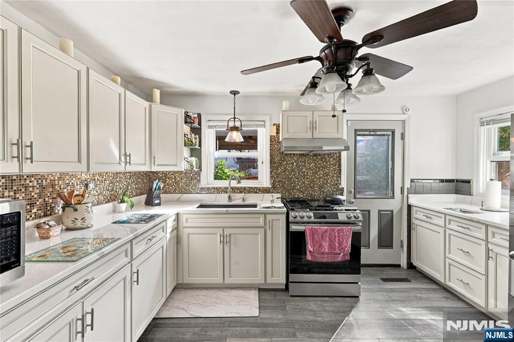 1017 Harding Avenue - Photo 4