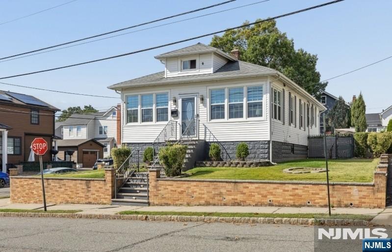 33 Adelaide Street - Photo 3
