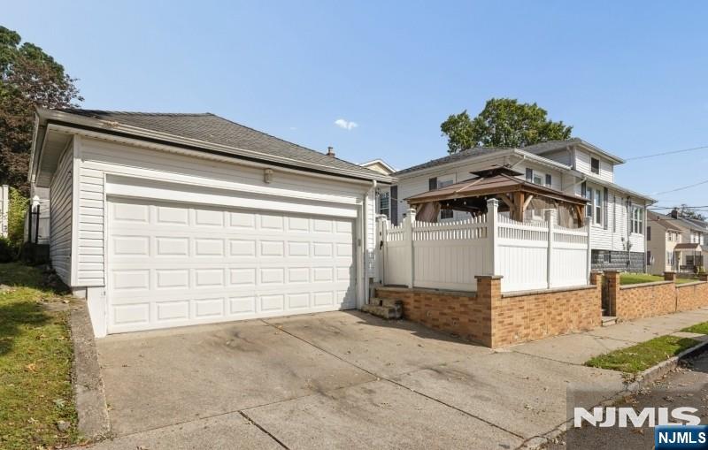 33 Adelaide Street - Photo 4
