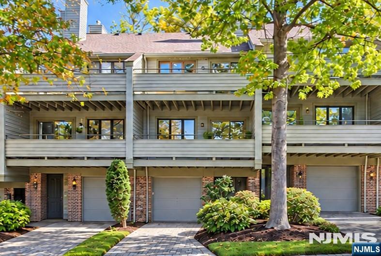 92 Meadowview Court - Photo 1