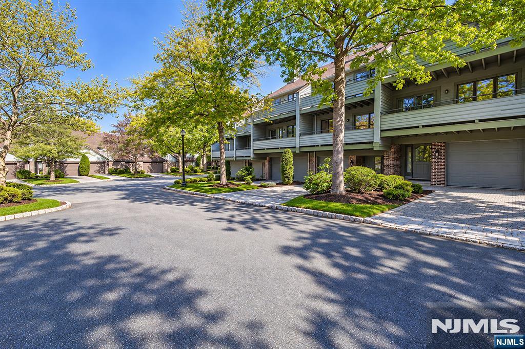 92 Meadowview Court - Photo 2
