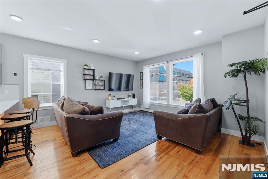 428 Peshine Avenue - Photo 5