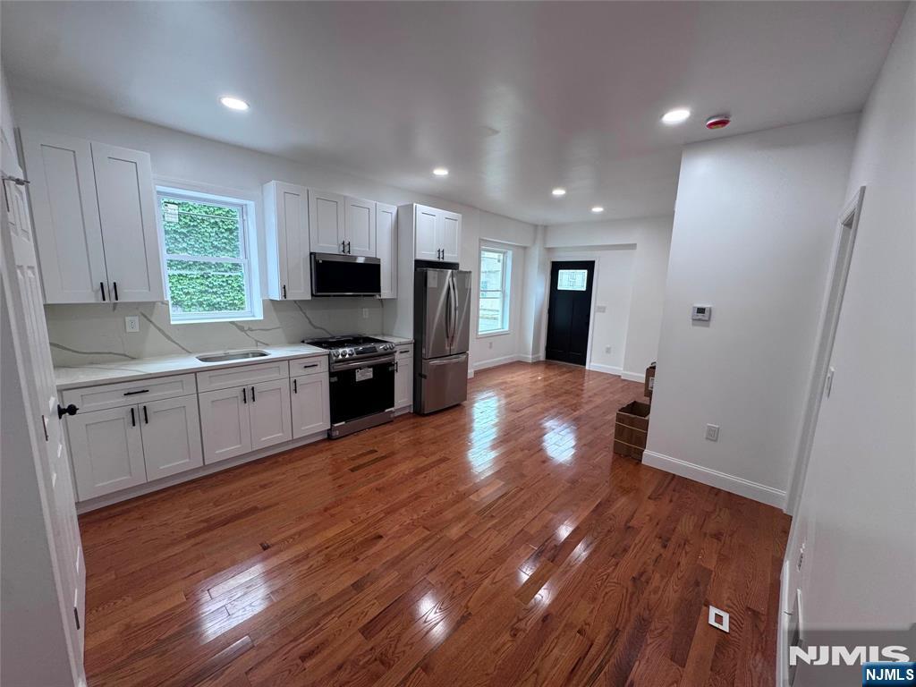 102 10th Street 1st floor fr - Photo 1