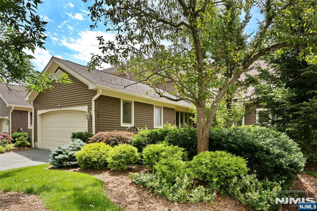 Photo 1 of Townhouse for sale at 255 Westervelt Ln, Mahwah, NJ 07430 | MLS# 26038338 | Listing updated on 2026-10-16